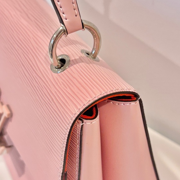 LOUIS VUITTON Epi Grenelle PM Rose Ballerine - Picture 8 of 13